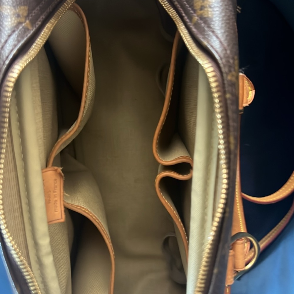 *SALE* Louis Vuitton Deuville Bag - Picture 4 of 8